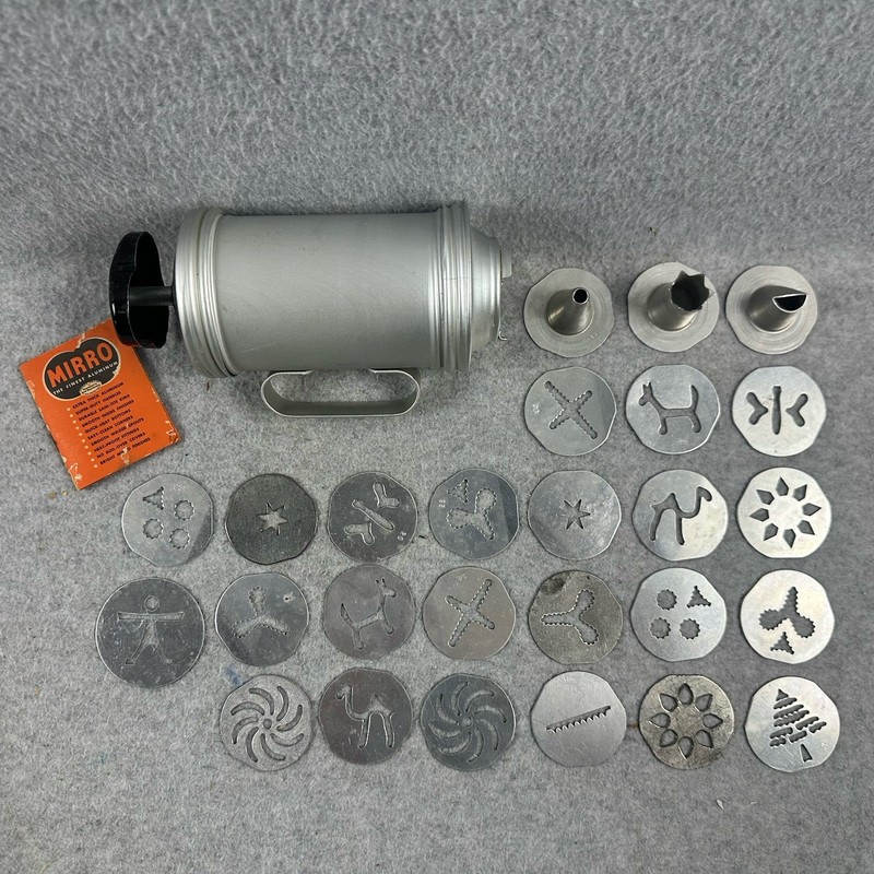 Vintage MIRRO Aluminum Cookie & Pastry Press Set 23 Discs 3 Tips Box Book USA