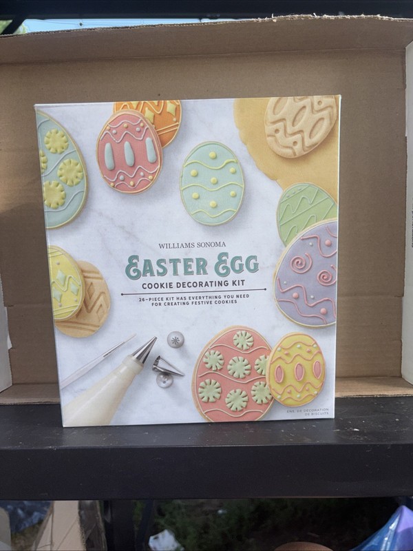 26 Pc Williams Sonoma Easter Egg Cookie Cutter Decorating Kit,tips Open Box