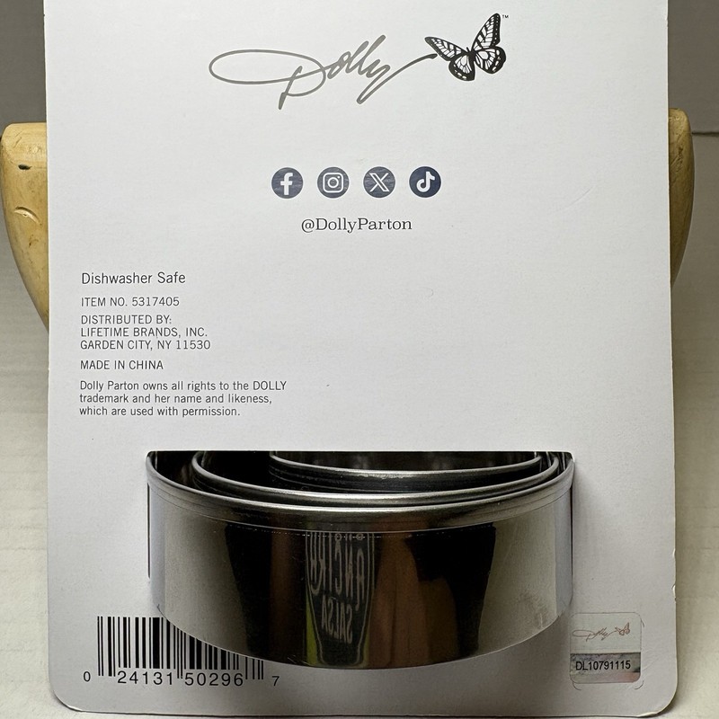 Dolly Parton Metal Round Biscuit Baking Cutters 3 Set Limited Edition NIP 2024 gallery