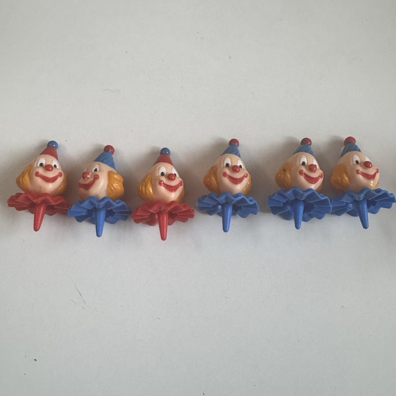VINTAGE WILTON DERBY CLOWNS 6 CUPCAKE PICKS NOT IN SEALED PACKAGE 4 BLUE 2 RED