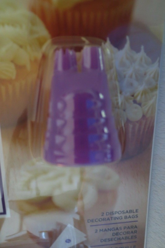 Wilton Tip 2 Duo Piping Decorating Tip pipe to Design 2 Bags Included New gallery