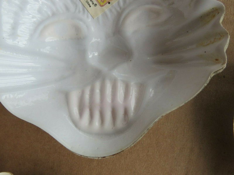 SET 2 VTG BATS GHOST CAT DRACULA MASK CAKE DECO BAKERY CRAFT NOS MINT gallery