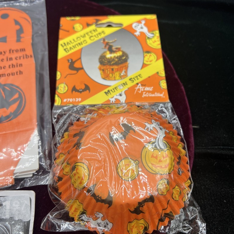 Halloween Baking Supplies Lot Cookie Cutters Cupcake Wrappers Treat Boxes Picks gallery