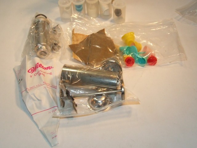 Vintage Lot 40 pc Mixed Cookie Cake Decorator Press w/ Tips Discs Instructions