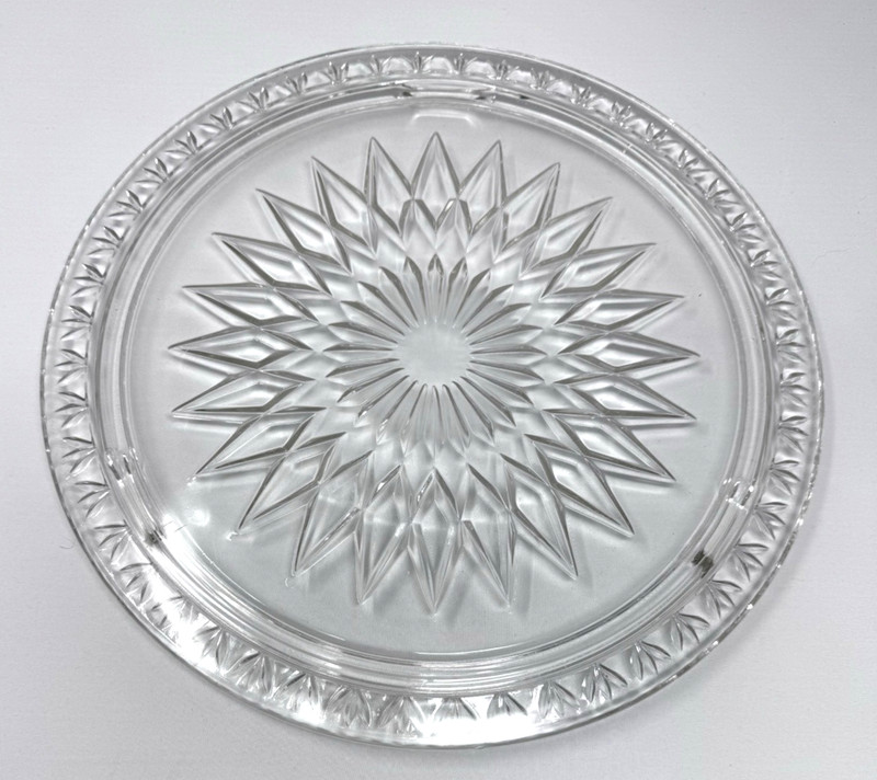VINTAGE CLEAR CUT GLASS CAKE PLATE WITH STARBURST DESIGN