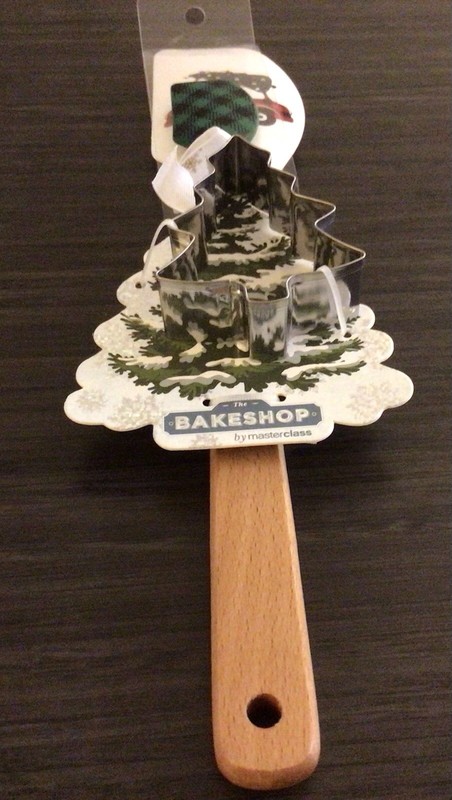 The BakeShop3 Piece Baking Set Christmas Tree Spatula&Cookie Cutter New