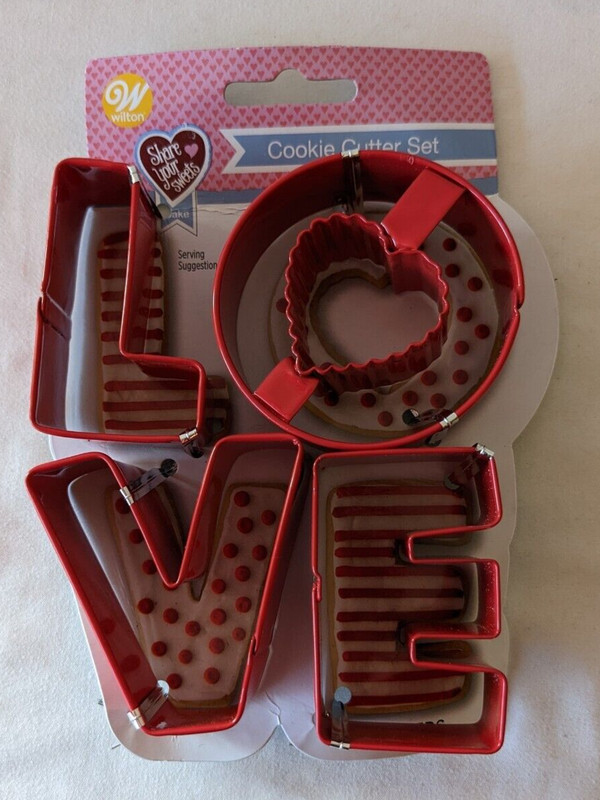 Wilton LOVE 4 Piece Metal Cookie Cutter Set Mothers Day Heart Letters NIP