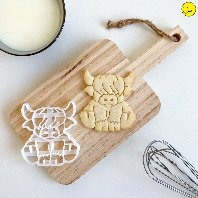 Set of 2 Highland Cow Cookie Cutters - cute farm animal Scottish cattle Kyloe gallery