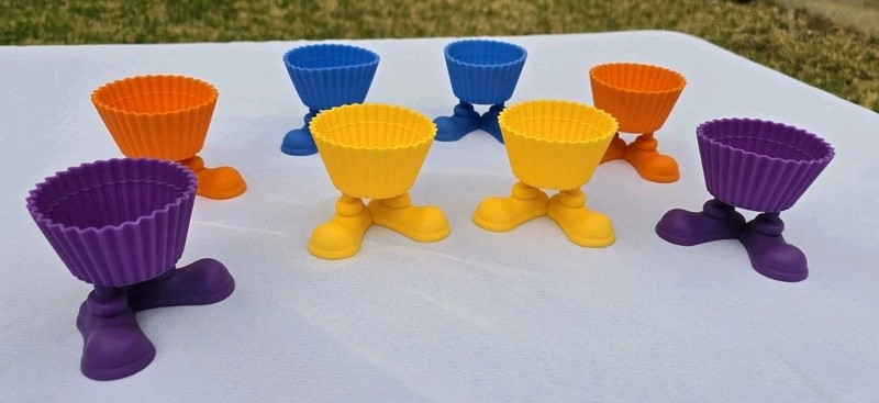 8 Wilton Silly Feet Wacky Cupcake Mold Silicone Baking Set Birthday Party