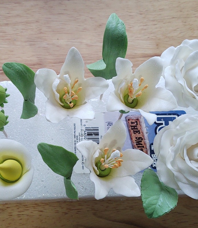 6 GUM PASTE FLOWERS & LEAVES: Choose Your Color(s) - Decorate your Own Cakes gallery