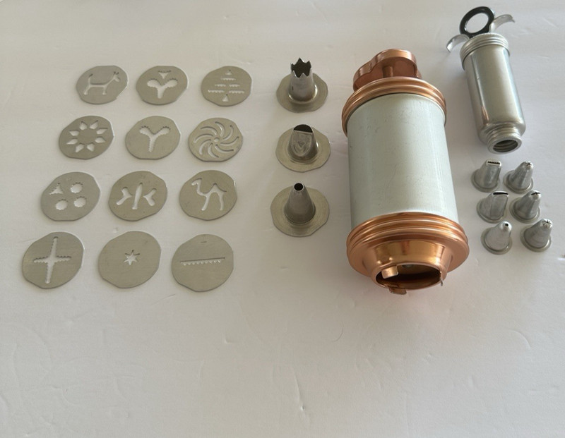 Vintage Mirrro Cooky-Pastry Press 12 Disks 3 Tips & Mini Press With 6 Tips