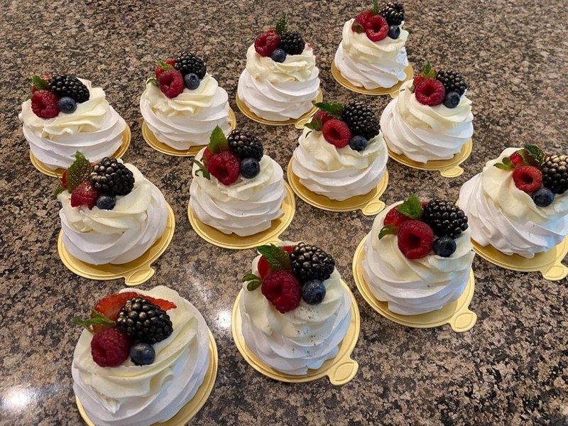 50-Pack 3.14" Mini Round Gold Cake Boards – Cupcake, Mousse & Dessert Base gallery