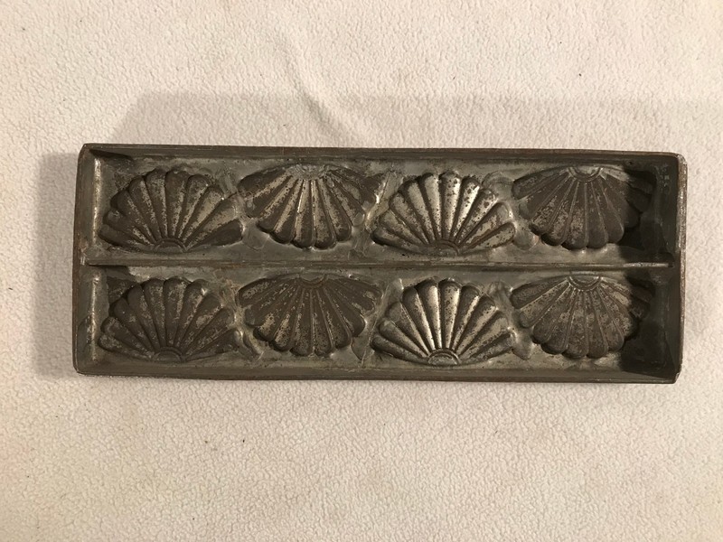 Vintage J.V.D. Klip Aluminum Candy Chocolate Rotterdam Holland Mold ~ Shells