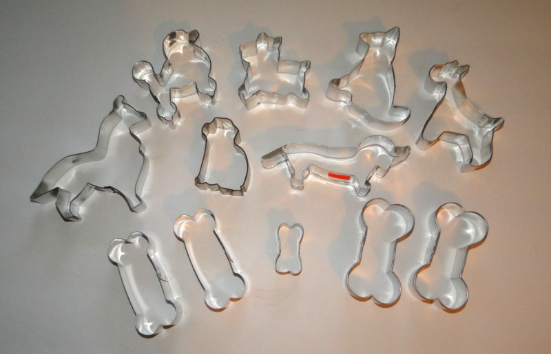 New Vintage Variety Metal Dog Themed Cookie Cutter, & Crafts. 12 pieces, Lot 1