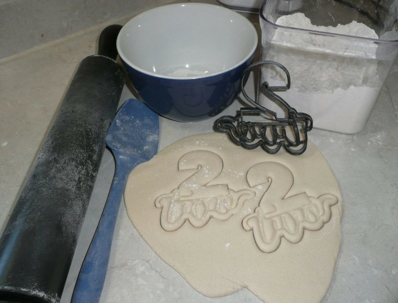 FANCY DETAILED NUMBERS 2 TWO AND 0 ZERO 2020 GRADUATION COOKIE CUTTER USA PR1347 gallery