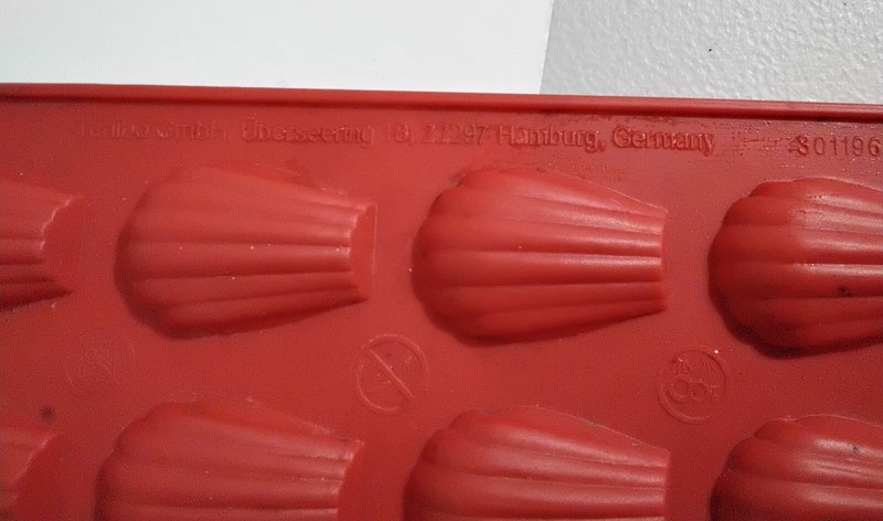 Bakers Holidays Coming Set of 5 Silicone Candy Molds 1 Shell 1 Carrot 3 Hearts gallery