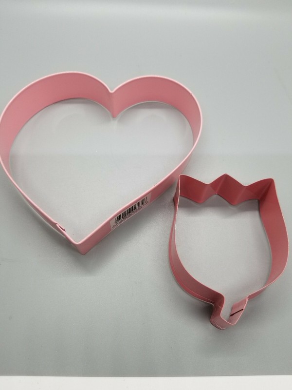 Heart Cookie Cutter and Tulip Wilton Cookie Cutters Valentines Day/Spring 021