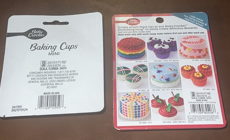 Lot of 2 Betty Crocker Decorating Tips Set Includes 8 & Mini Baking Cups New gallery