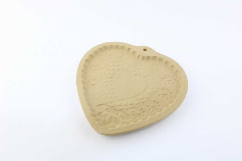 Brown Bag Cookie Art Mold Lacey Heart 1992 Hill Design Stoneware