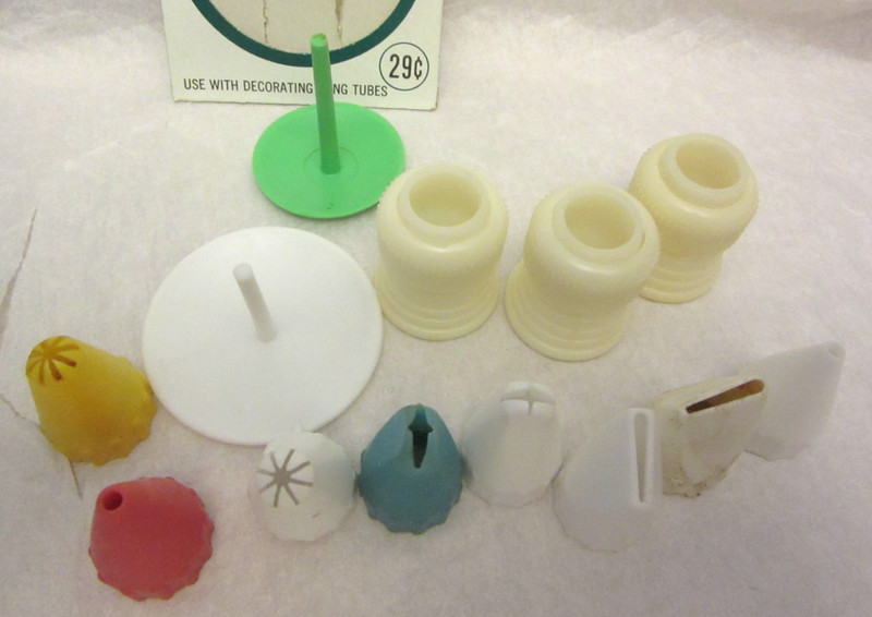 VTG ATECO FANCY PASTRY DECORATING ICING PIPING TIPS Cake Mate Large Lot gallery