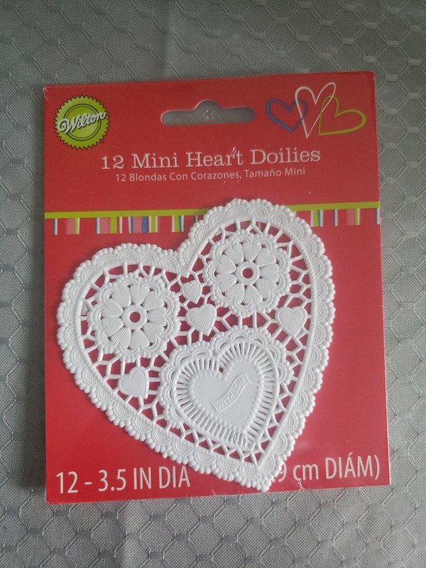 Wilton Heart Mini Grease Proof Doilies 12-3.5 in White New 2104-8960
