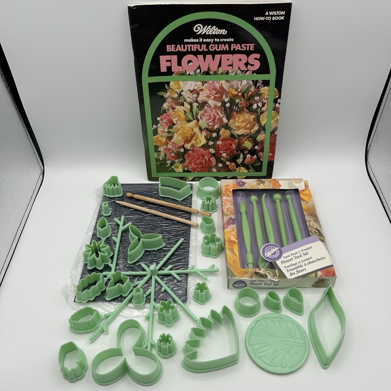Wilton Cake Decorating Fondant Gum Paste Flower Making Lot Molds Cutters Tools