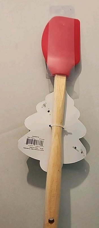 KRUMBS Kitchen SPATULA & Cookie CUTTER SET Red Christmas. gallery