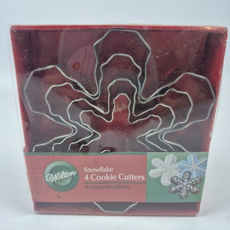 Wilton Christmas Snowflakes Shape Metal Cookie Cutter Set 4 Pc Snowflake Box NEW