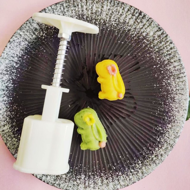 20g Rabbit Shaped Plastic Mooncake Moulds Mooncake Stamps DIY Baking Accessories gallery