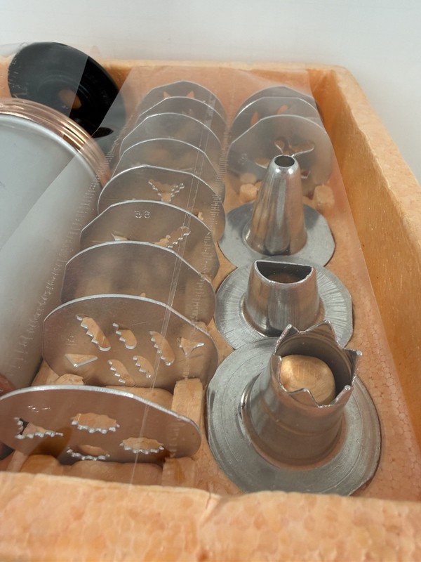VTG Copper Mirro Cookie Pastry Press Spritz 12 Discs Box 3 Tips M-0358-22 Cooky gallery