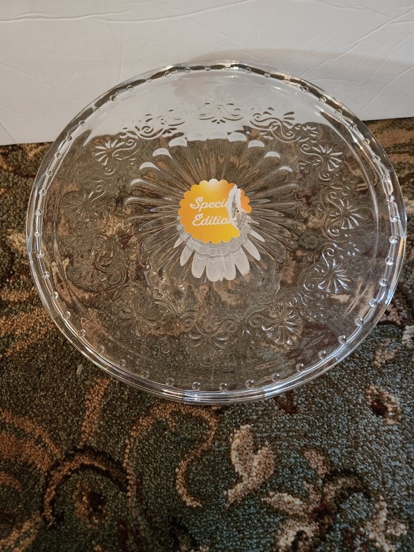 Brand New Pioneer Woman Cassie Clear Embossed Cake Plate!