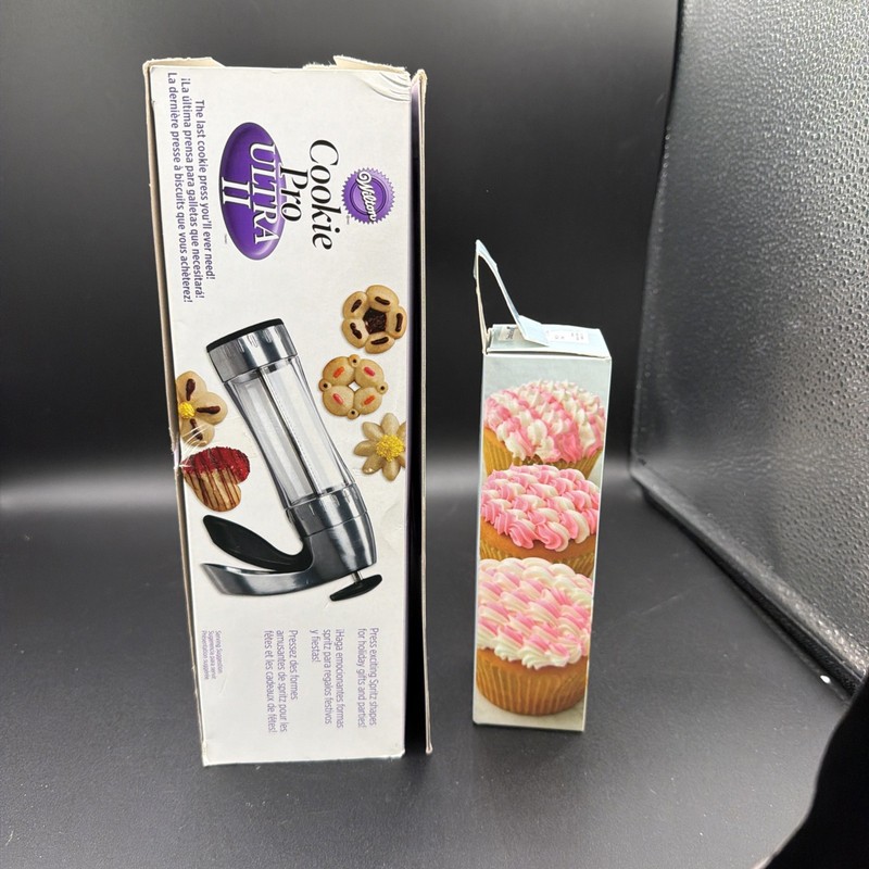 Wilton Cookie Pro Ultra II Cookie Press Set 16 Disks includes Duet icing set gallery
