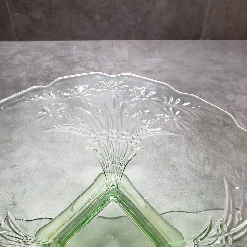Rare Vintage Green Pedestal Cake Plate with Daisy Bouquets gallery