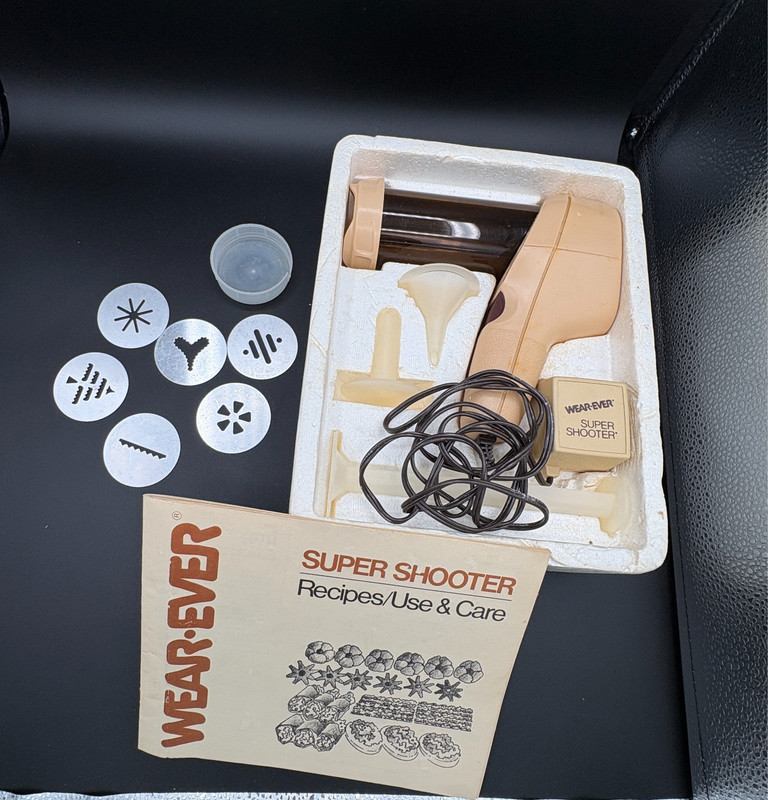Vintage Wear-Ever Super Shooter 70123 Electric Cookie Press Pasta Movie Prop gallery