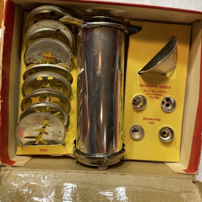Vintage Antique Deluxe Combination & Cookie Maker Cake Decorator USA Recipes gallery
