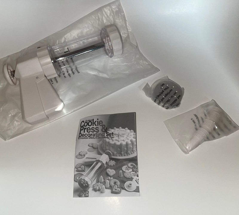 Sunbeam 21 Piece Cookie Press Set Cupcake/Cake Decorating Frosting NEW IN BOX gallery
