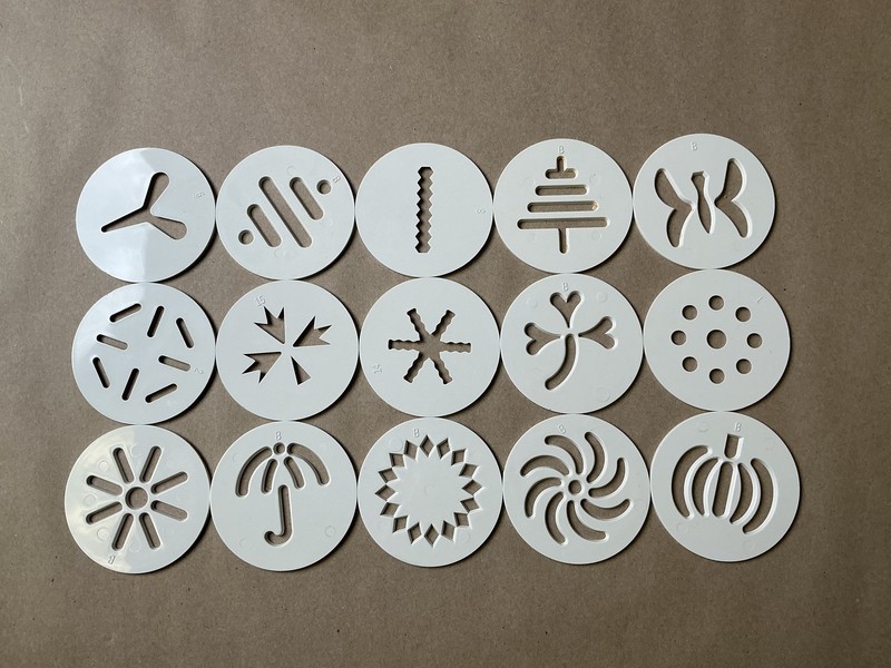 Pampered Chef Cookie Press Set White Standard 15 Discs Baking Kitchen Tool gallery