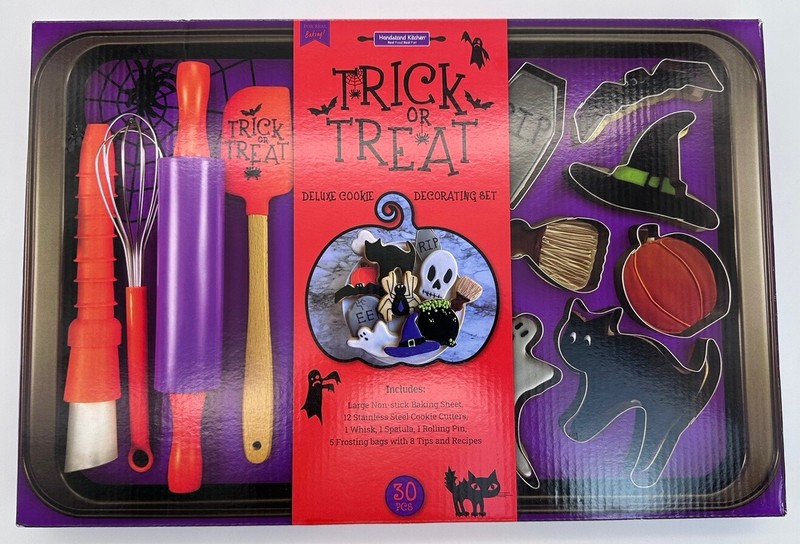 HANDSTAND KITCHEN Trick Or Treat Halloween Deluxe Cookie Decorating Set 30Pieces