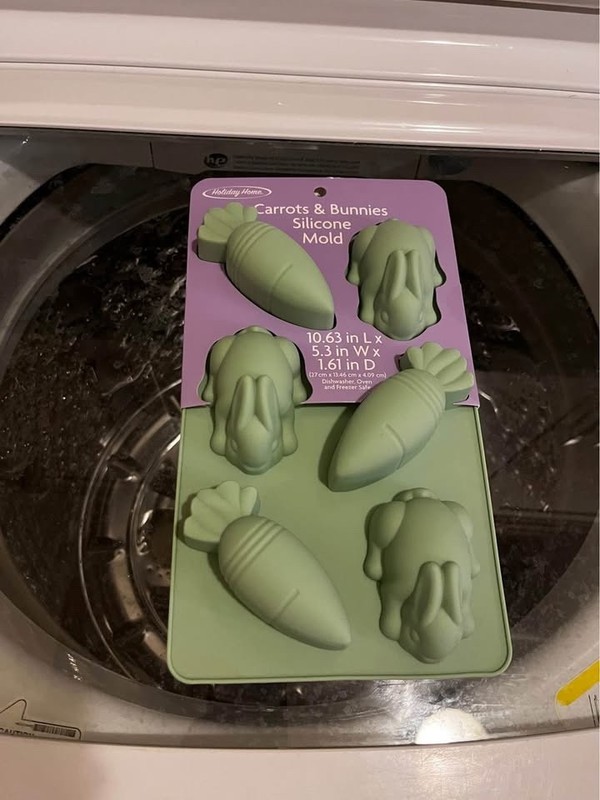 Holiday Home Carrots and Bunnies Silicone Mold Baking and Freezer Safe BRAND NEW gallery