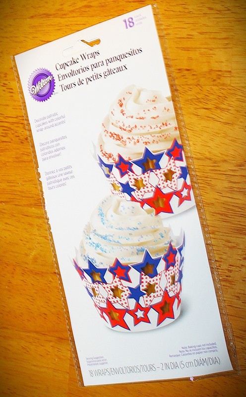 Wilton ~ 18 COUNT CUPCAKE WRAPS - RED, WHITE, BLUE STARS #415-0262 New gallery