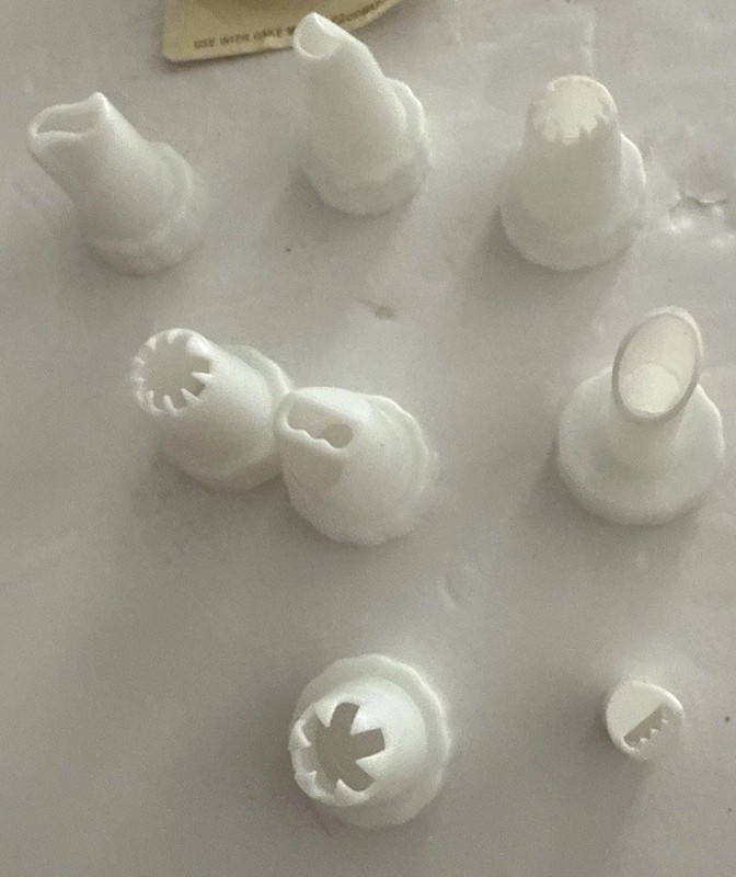 Cake Mate Decorating Tips Mixed Lot gallery
