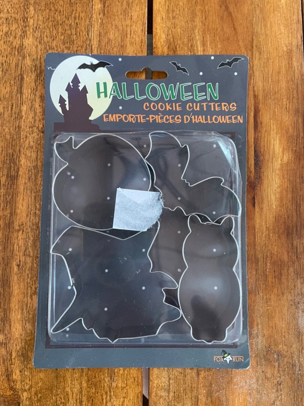 Halloween Themed Cookie Cutters 4pk brand new! 