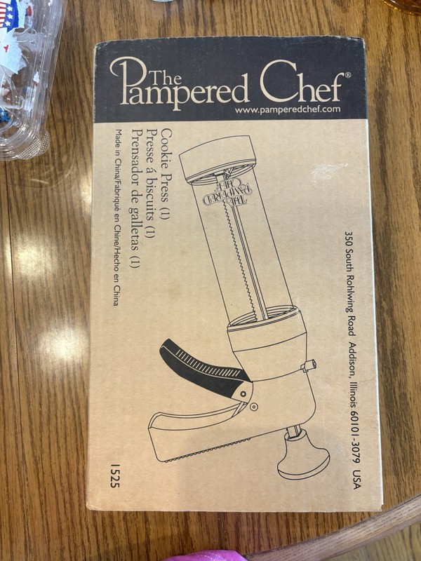 The Pampered Chef 1525 Cookie Press Set w/ Discs & Manual, Handle, Box