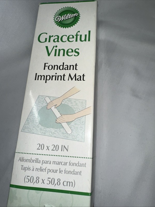 Wilton Fondant Imprint Mat Graceful Vines 20x20" gallery