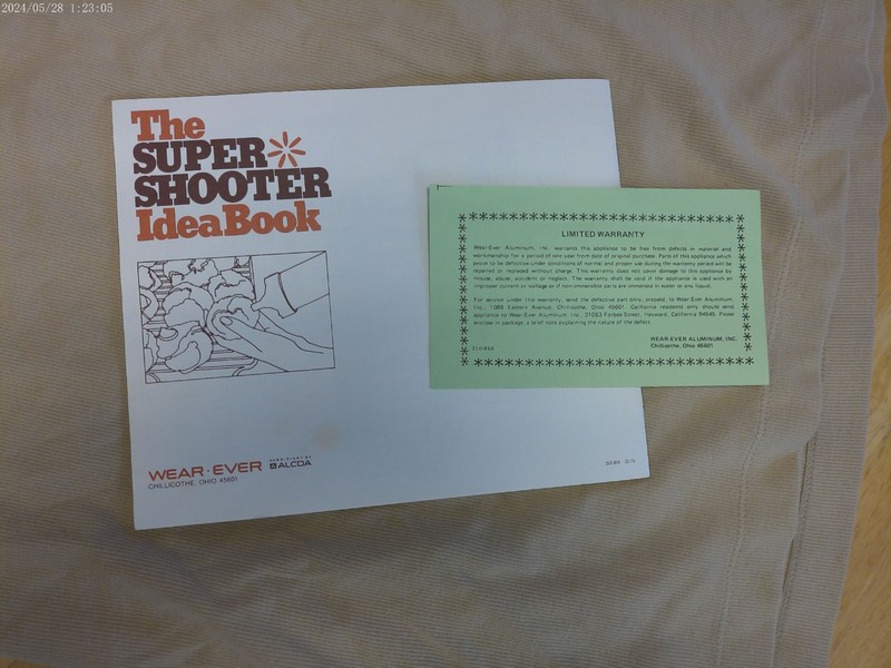 WEAR-EVER SUPER SHOOTER 70001 COOKIE PRESS IDEA BOOK,PRE-OWNED gallery