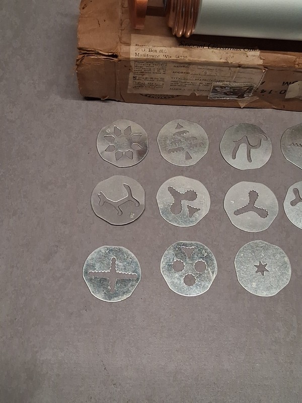 Vtg Mirro Cookie Pastry Twist Press Decorator Set With 11 Plates READ gallery