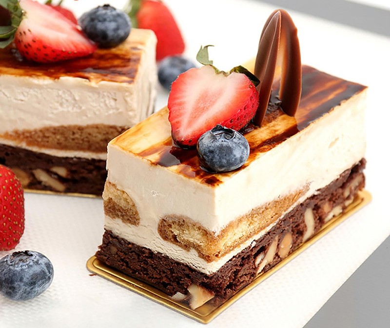 50 PCS Mini Rectangular Cake Boards Gold Mousse Cupcake Base Paper Plate Tray gallery