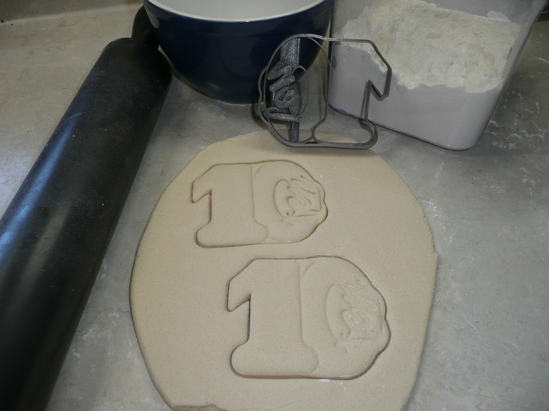 NUMBER 10 WITH WORD ON SIDE DETAILED COOKIE CUTTER MADE IN USA PR5050 gallery