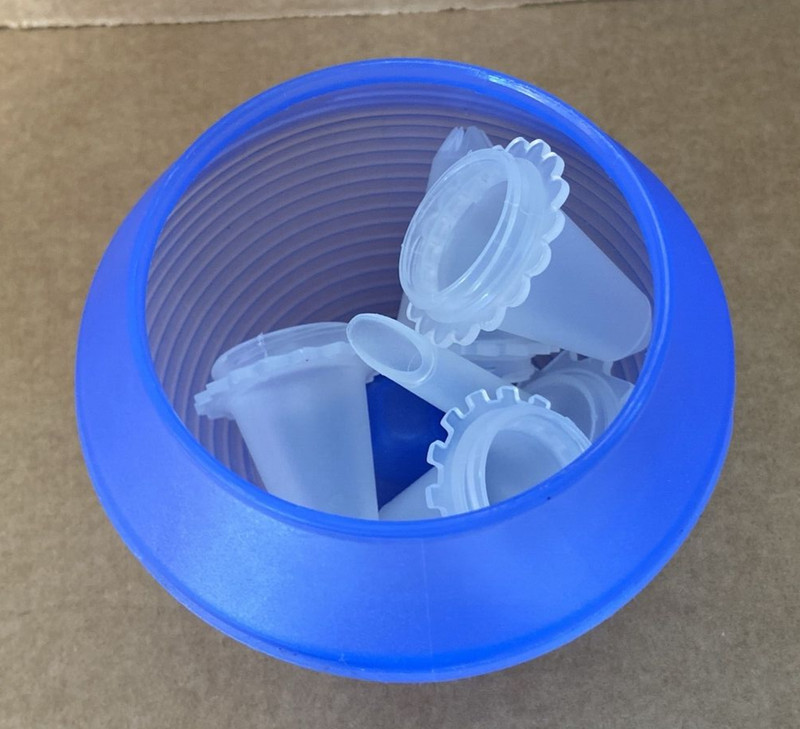 Tupperware Squeeze It Cake Icing Decorating Ball 3820 A-1 Blue *used* gallery