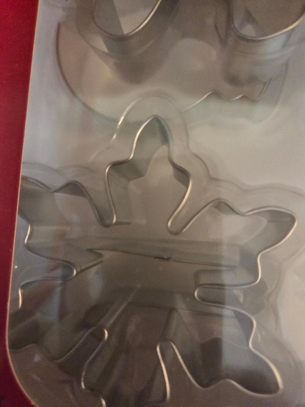 Christmas Cookie Storybook set of 12 Christmas Cookie Cutters, New In Box gallery